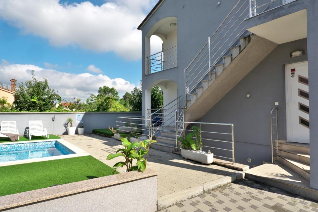 Villa Miskovic Banjole Buitenkant foto